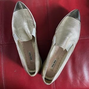 size 10 Miu Miu gold/Champagne Metalic Metal cap-toe slip-on Running shoe